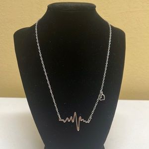 Cute fashionable necklace.